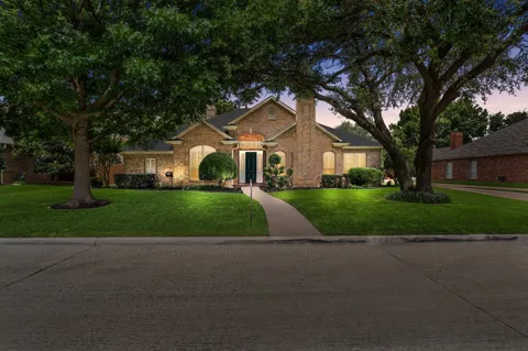 308 Southridge Lakes Parkway