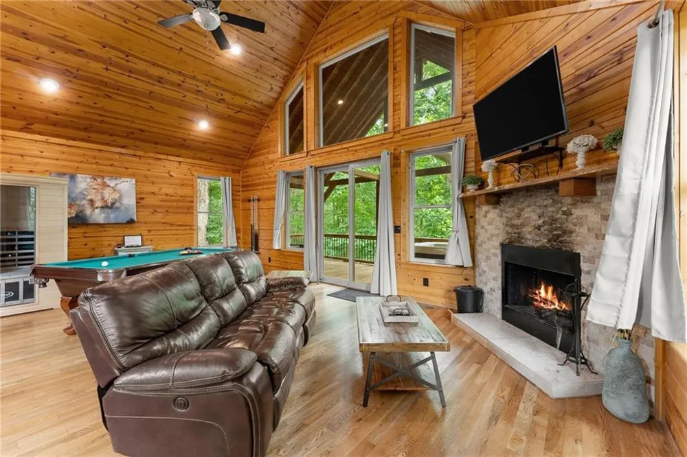 265 Maple Ridge Drive Cleveland, GA 30528