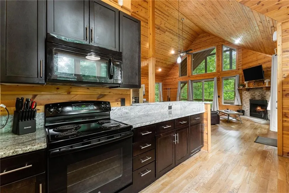 265 Maple Ridge Drive Cleveland, GA 30528