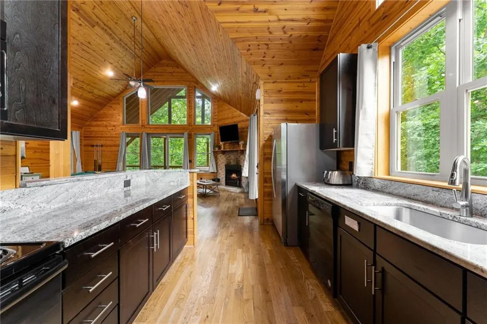 265 Maple Ridge Drive Cleveland, GA 30528