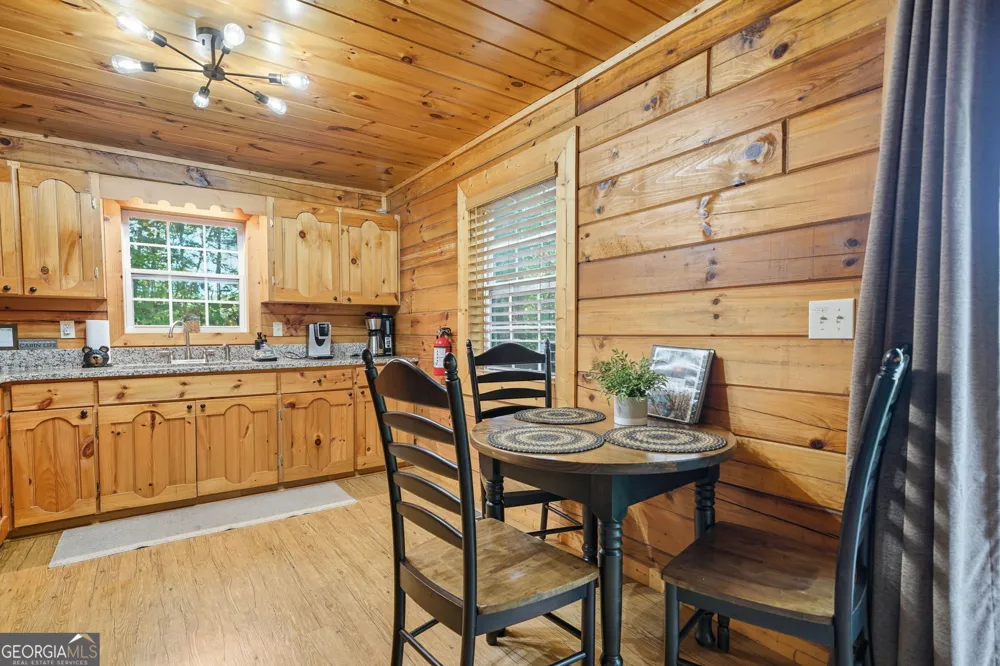 25 Foster LN Morganton, GA 30560