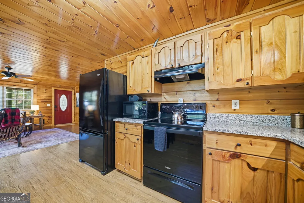 25 Foster LN Morganton, GA 30560