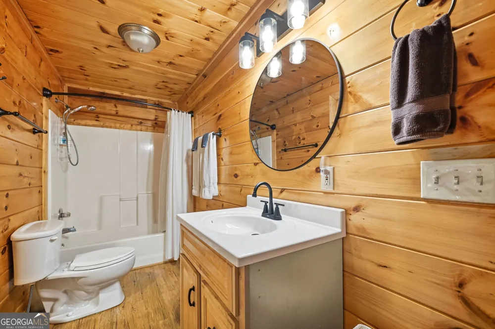 25 Foster LN Morganton, GA 30560
