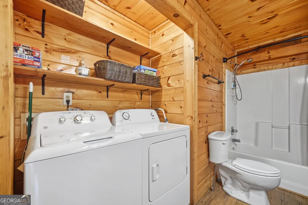 25 Foster LN Morganton, GA 30560