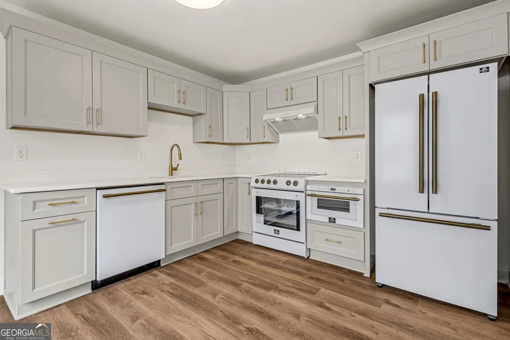 1829 Mercer AVE College Park, GA 30337