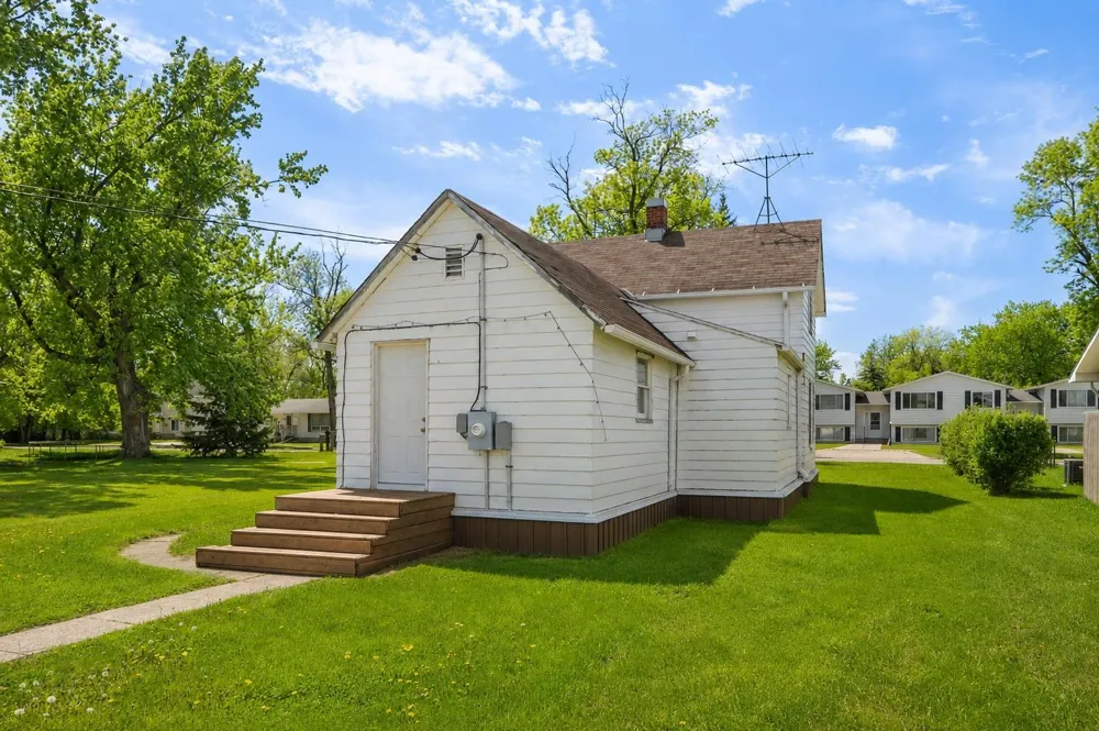 20 5th Avenue SE Mayville, ND 58257