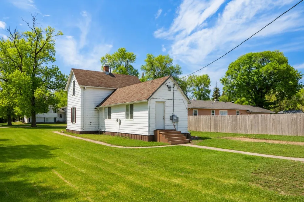 20 5th Avenue SE Mayville, ND 58257