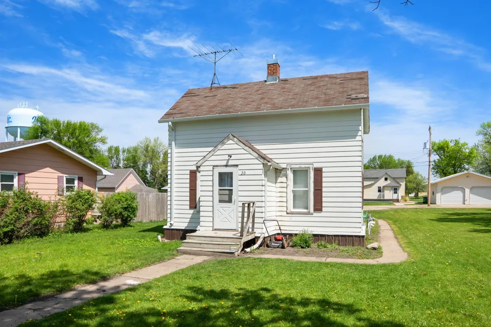 20 5th Avenue SE Mayville, ND 58257