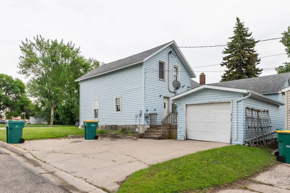 53 1st Avenue NW Mayville, ND 58257