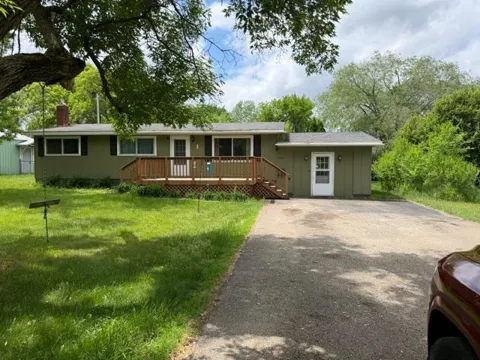 407 Lake Avenue