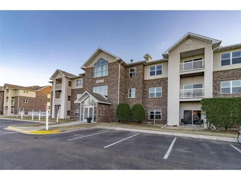 1341 Lake Drive W #B111