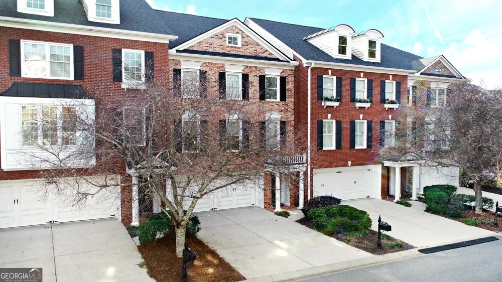 1507 Legacy Cove LN Roswell, GA 30075