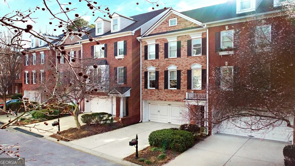1507 Legacy Cove LN Roswell, GA 30075