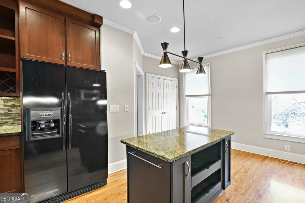1507 Legacy Cove LN Roswell, GA 30075