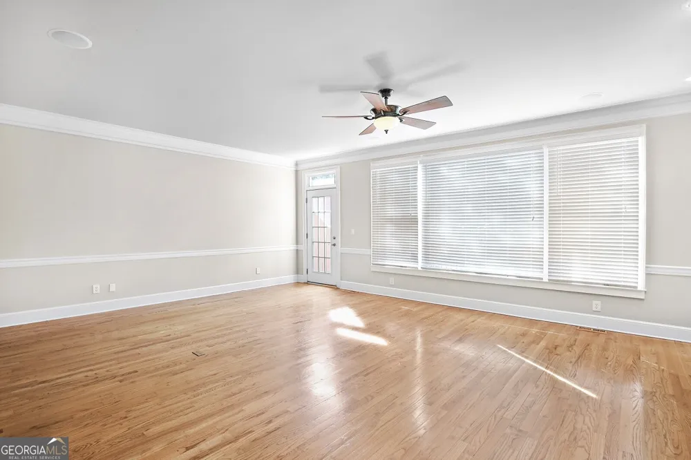 1507 Legacy Cove LN Roswell, GA 30075