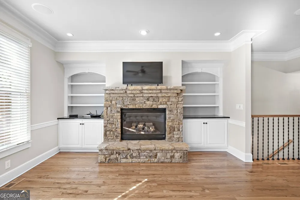 1507 Legacy Cove LN Roswell, GA 30075