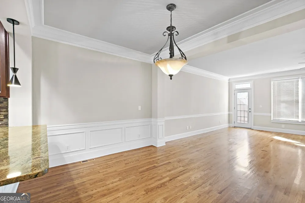 1507 Legacy Cove LN Roswell, GA 30075
