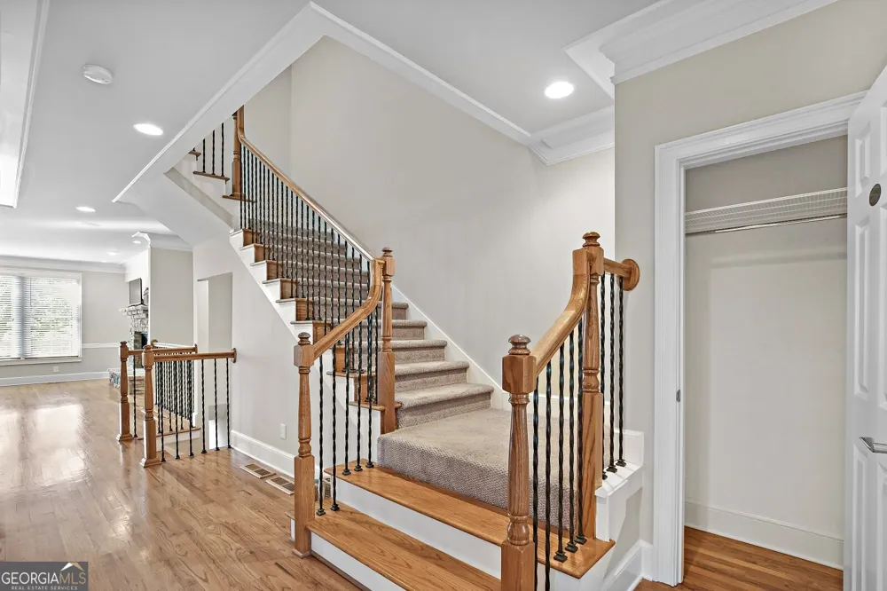 1507 Legacy Cove LN Roswell, GA 30075