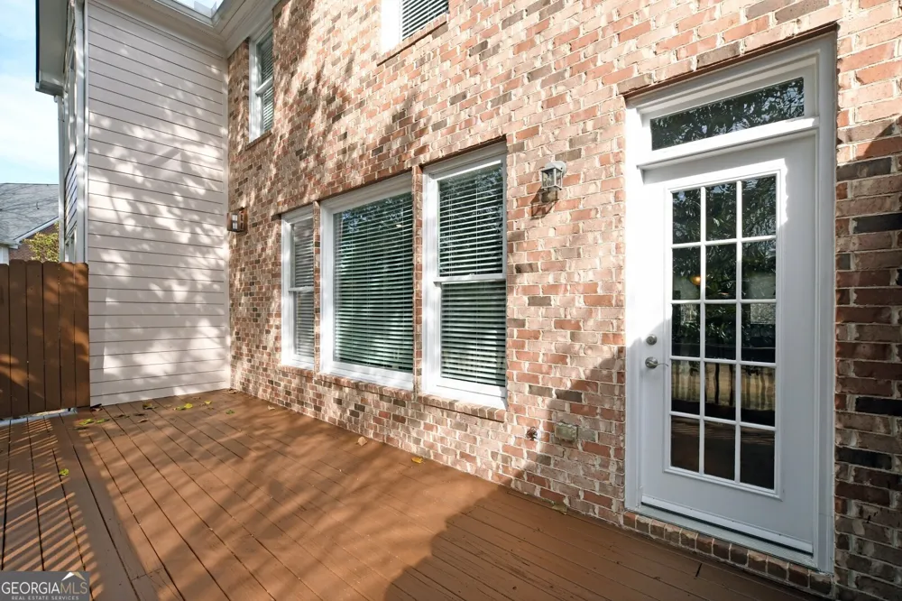1507 Legacy Cove LN Roswell, GA 30075