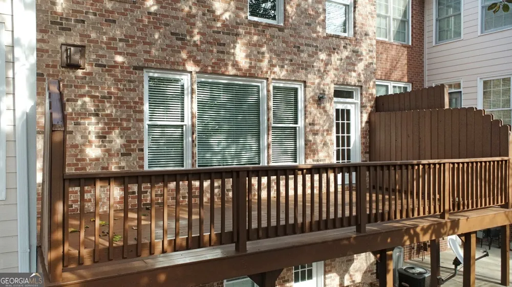1507 Legacy Cove LN Roswell, GA 30075