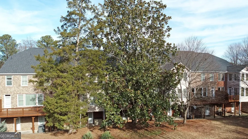 1507 Legacy Cove LN Roswell, GA 30075