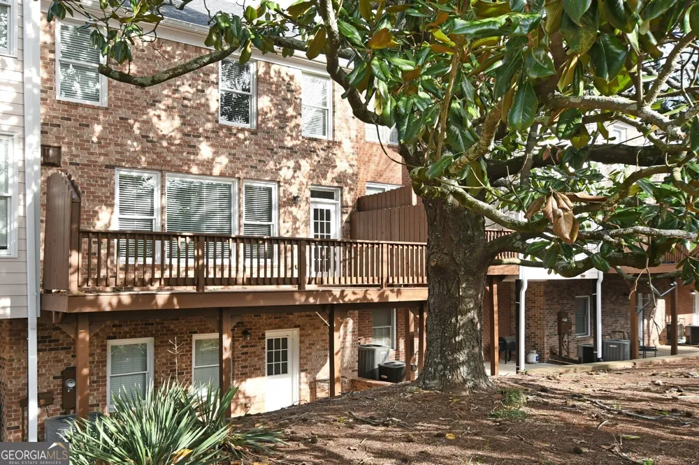1507 Legacy Cove LN Roswell, GA 30075