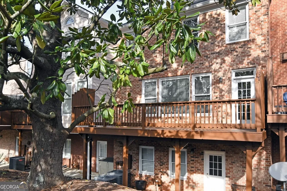 1507 Legacy Cove LN Roswell, GA 30075
