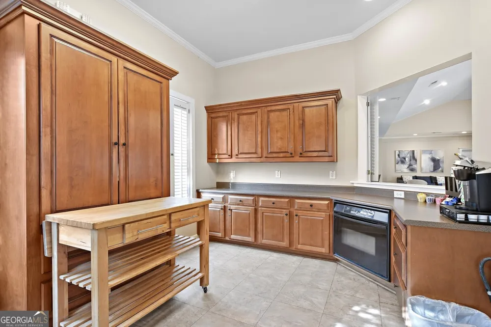 1507 Legacy Cove LN Roswell, GA 30075