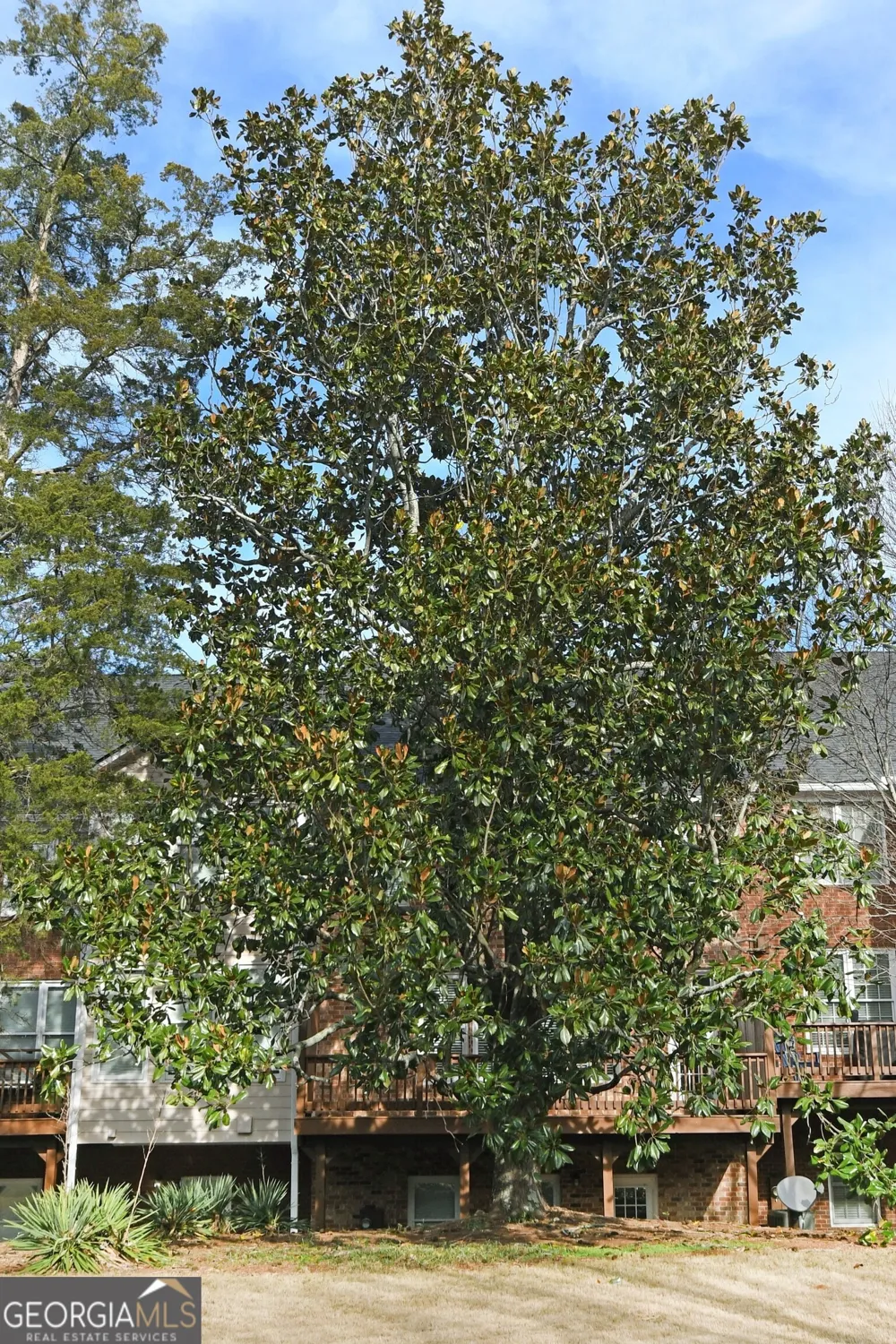 1507 Legacy Cove LN Roswell, GA 30075