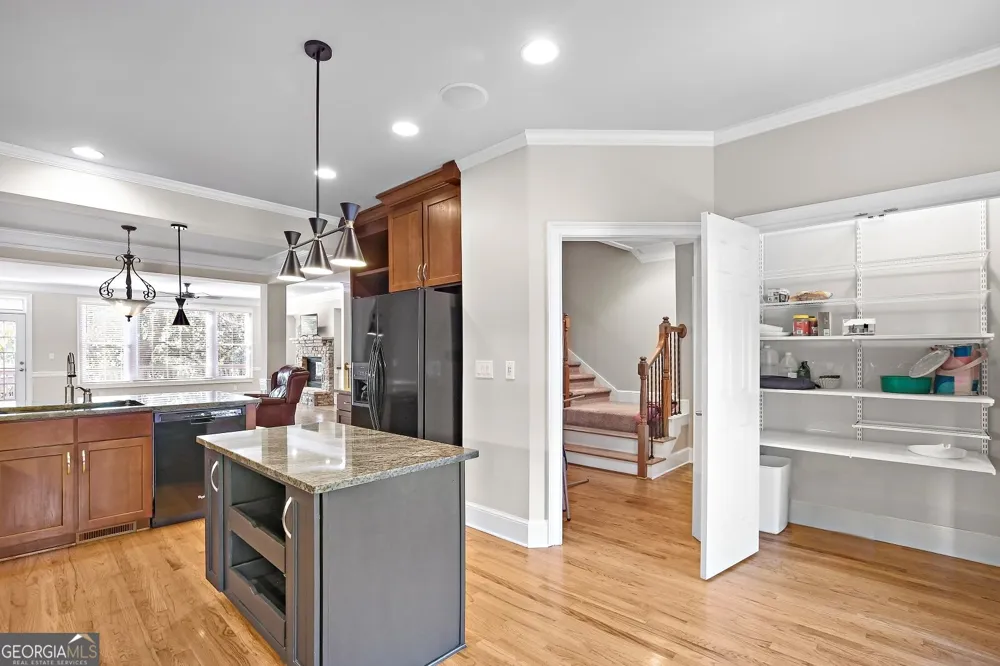 1507 Legacy Cove LN Roswell, GA 30075