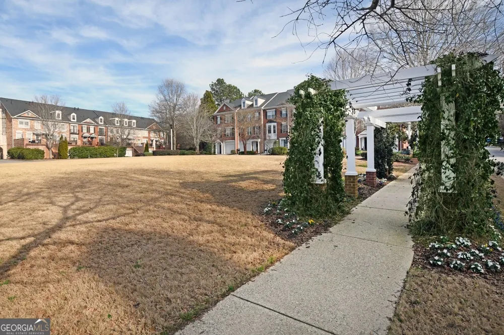 1507 Legacy Cove LN Roswell, GA 30075