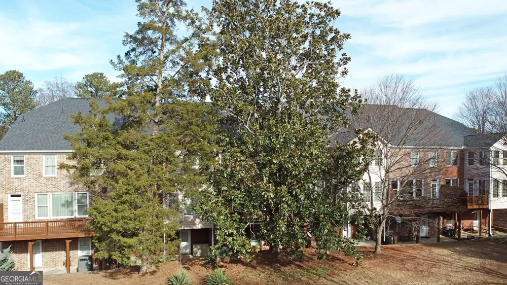 1507 Legacy Cove LN Roswell, GA 30075