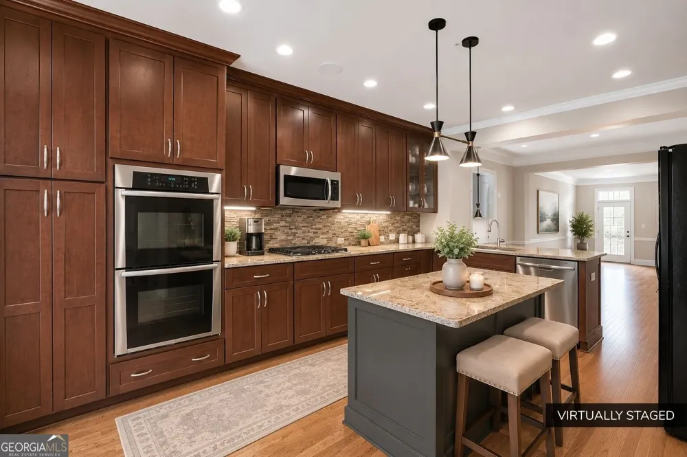 1507 Legacy Cove LN Roswell, GA 30075