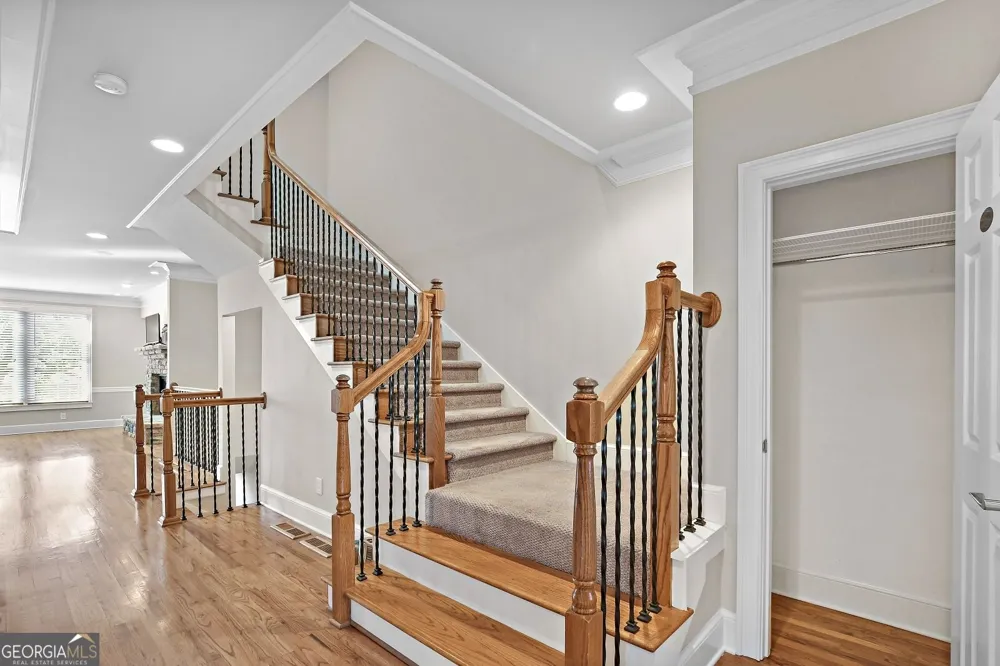 1507 Legacy Cove LN Roswell, GA 30075