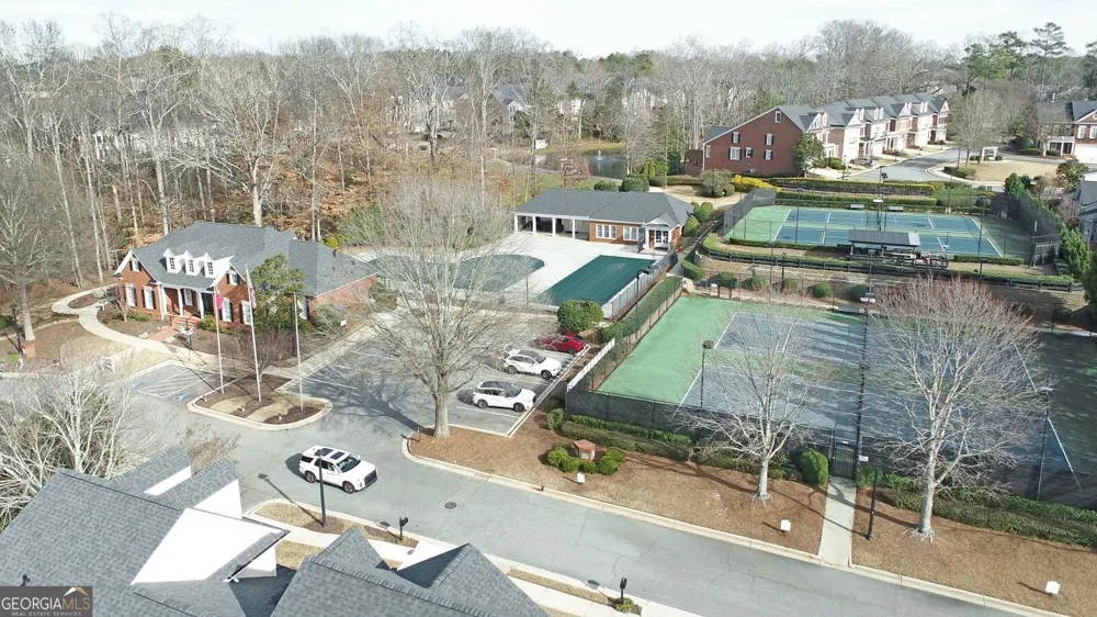 1507 Legacy Cove LN Roswell, GA 30075