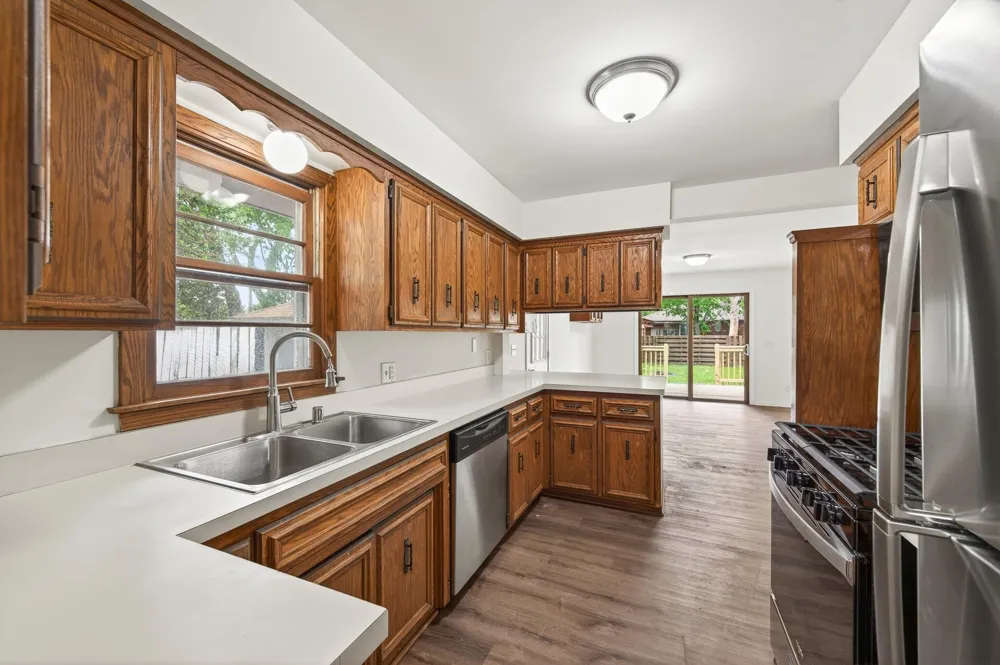 525 79th Avenue NE Spring Lake Park, MN 55432