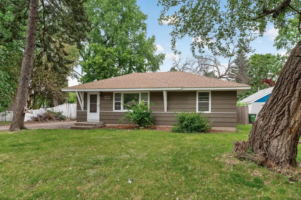 525 79th Avenue NE Spring Lake Park, MN 55432