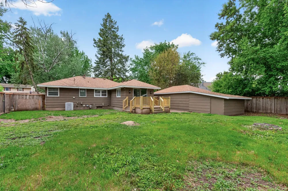 525 79th Avenue NE Spring Lake Park, MN 55432