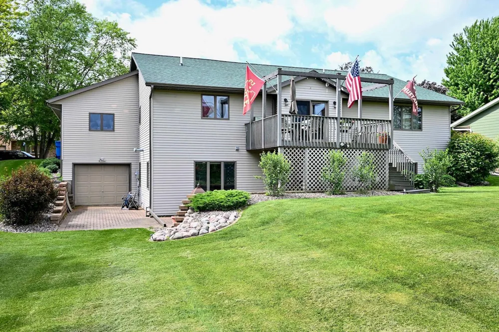 110 Benson Drive Lewiston, MN 55952