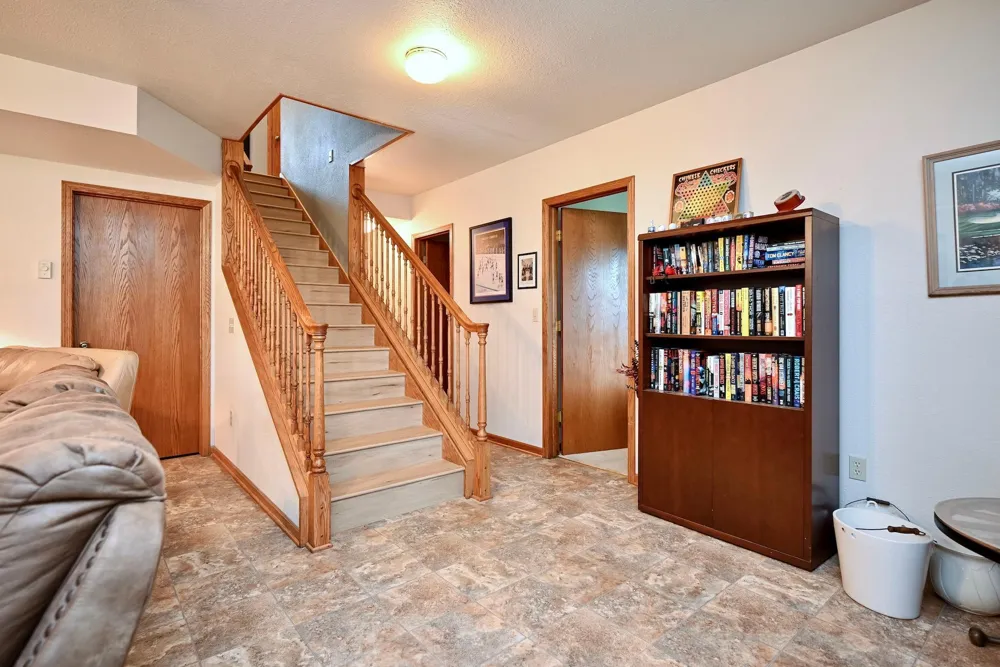 110 Benson Drive Lewiston, MN 55952