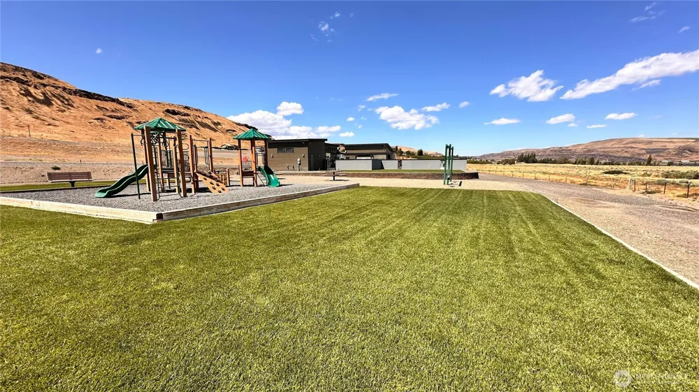 240 Vantage Bay Loop Vantage, WA 98950