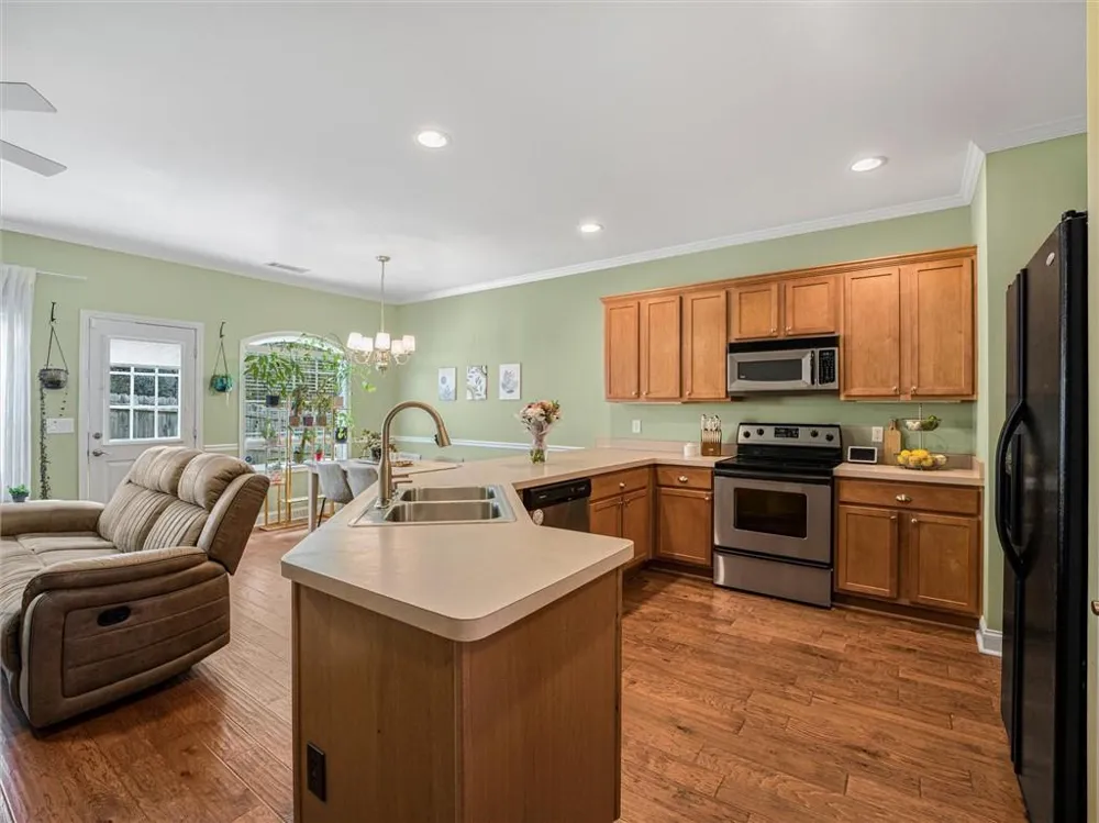 127 Linton Drive Acworth, GA 30102