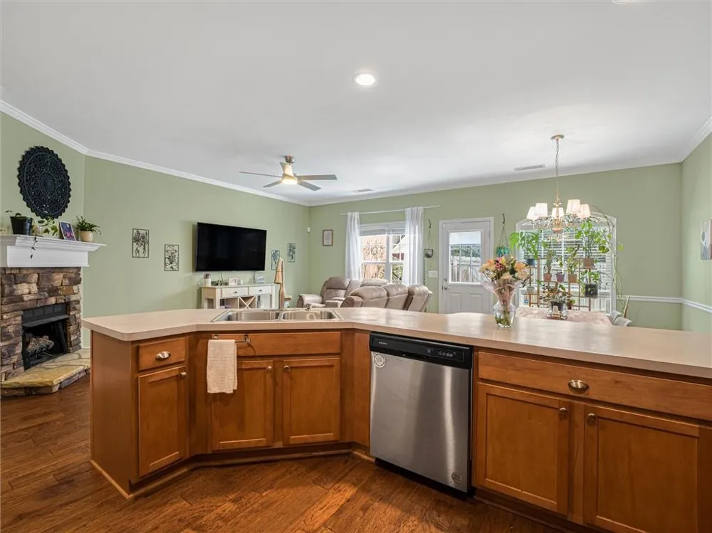 127 Linton Drive Acworth, GA 30102
