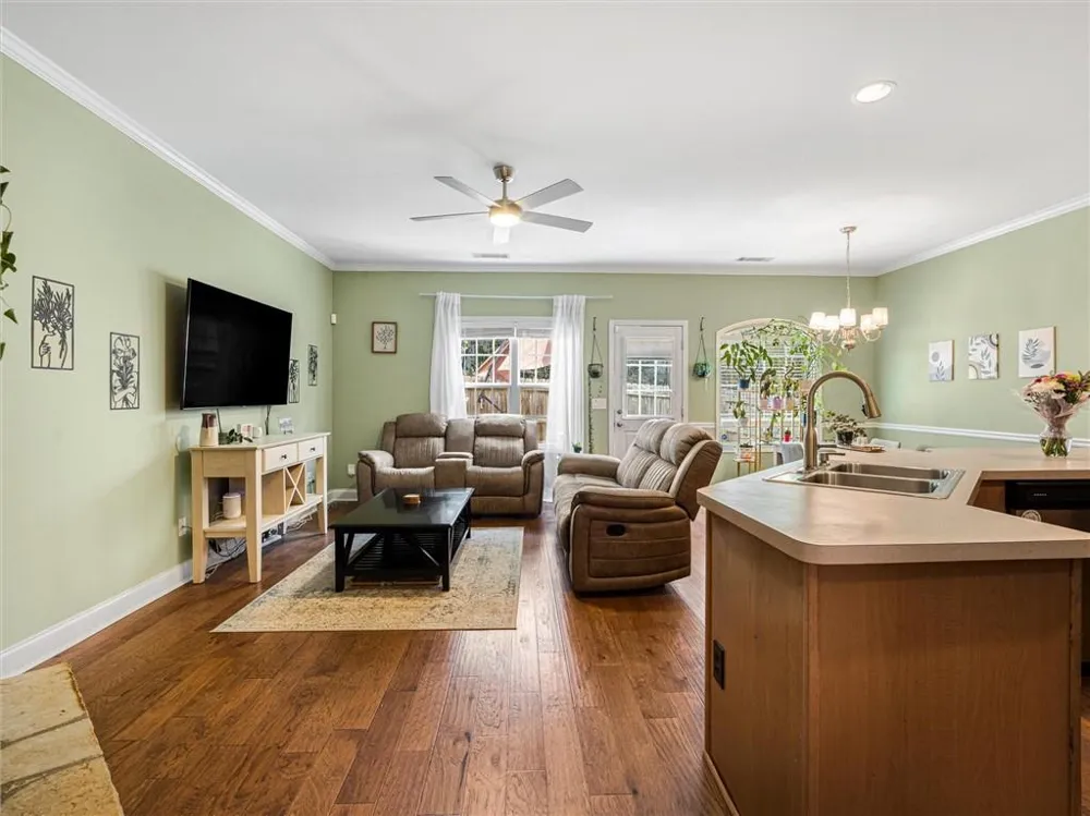 127 Linton Drive Acworth, GA 30102