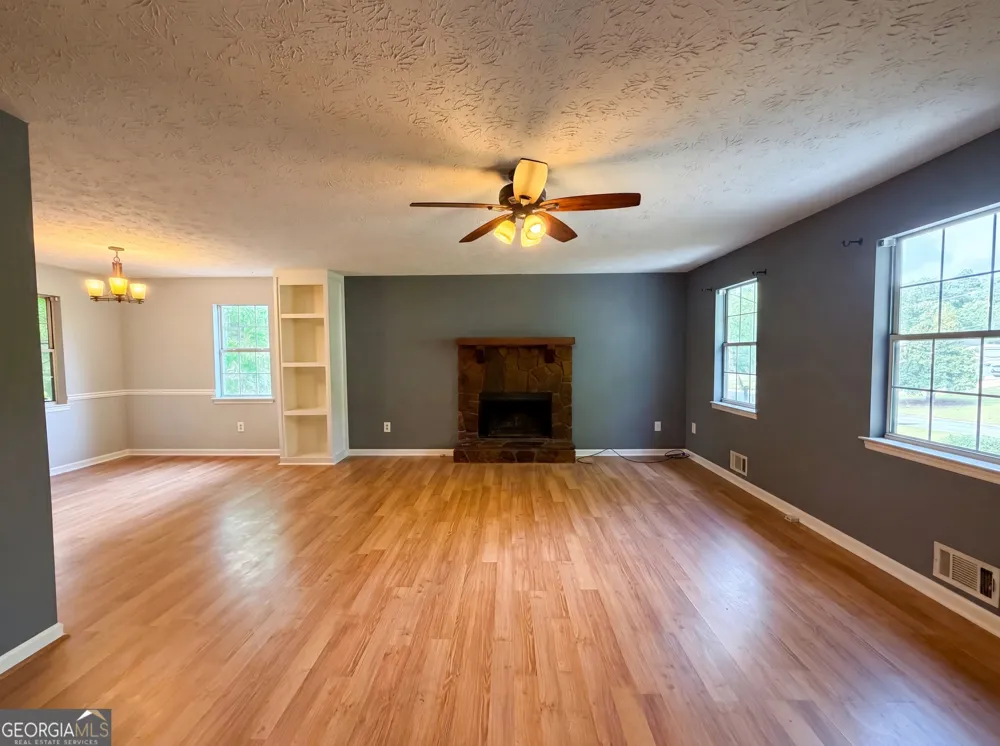 76 Lost Meadows DR Dallas, GA 30157