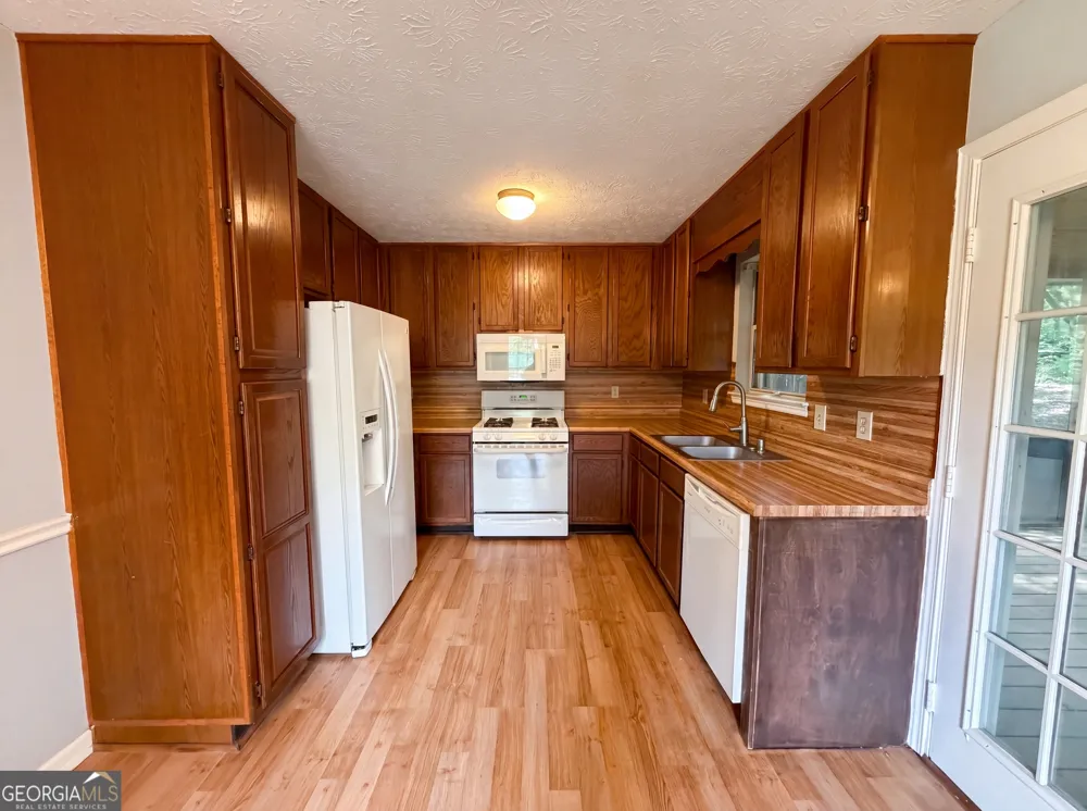 76 Lost Meadows DR Dallas, GA 30157