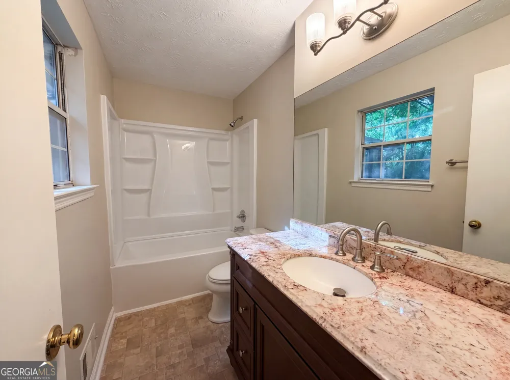 76 Lost Meadows DR Dallas, GA 30157