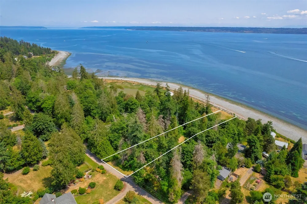 20818 President Point Road NE Kingston, WA 98346