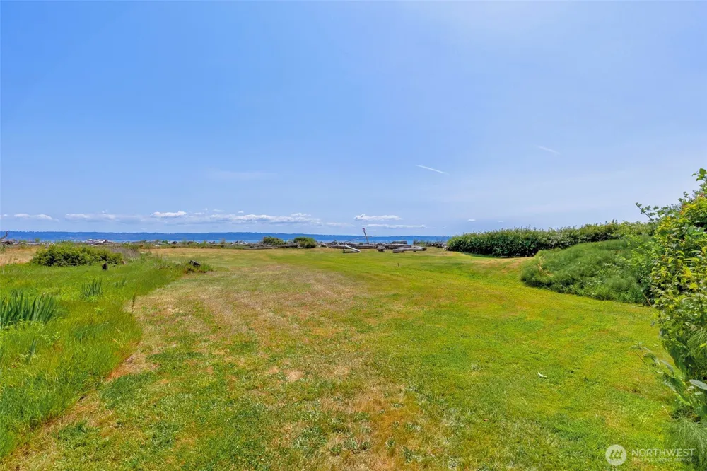20818 President Point Road NE Kingston, WA 98346