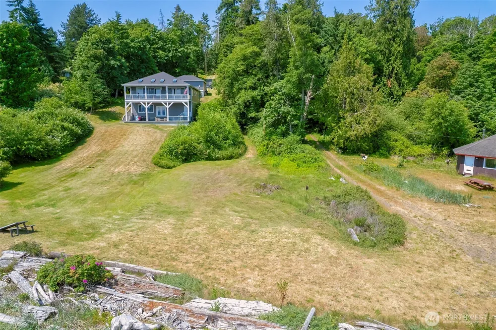 20818 President Point Road NE Kingston, WA 98346